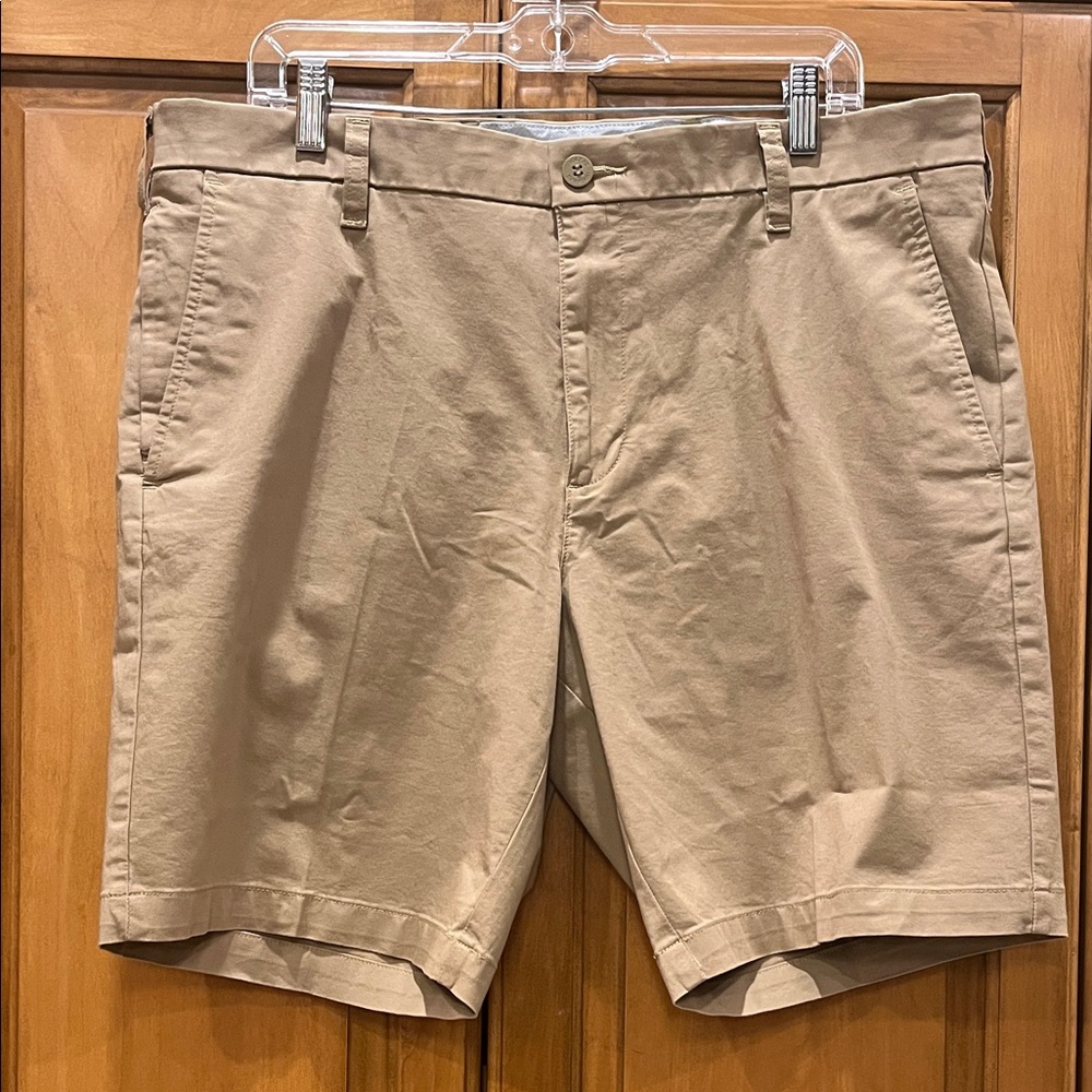 Dockers Men's Flat Front Tan Shorts Excellent Condition